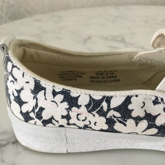 GAP Navy Floral Canvas Slip-On Sneakers 6.5M EUC - Picture 6 of 7